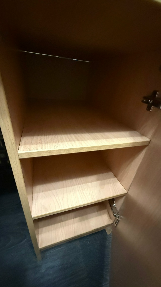 Продается Вместительный Компьютерный / Письменный Сто...