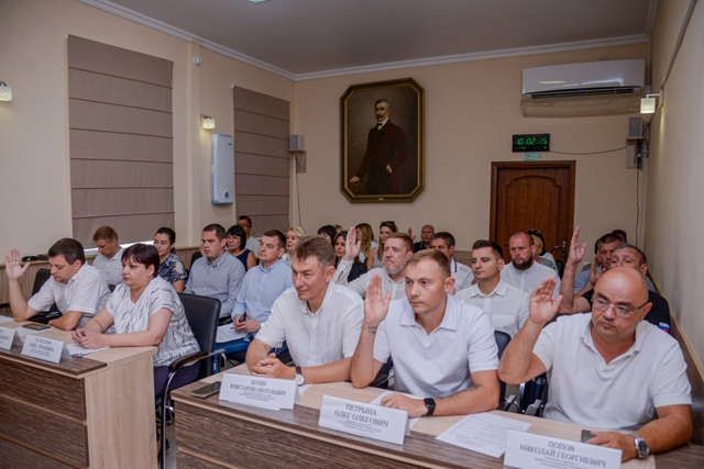 Состоялась 15-я внеочередная сессия Евпаторийского гор...