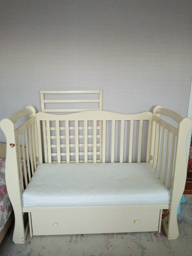 Продается детская кроватка с ящиком для хранения, в от?...