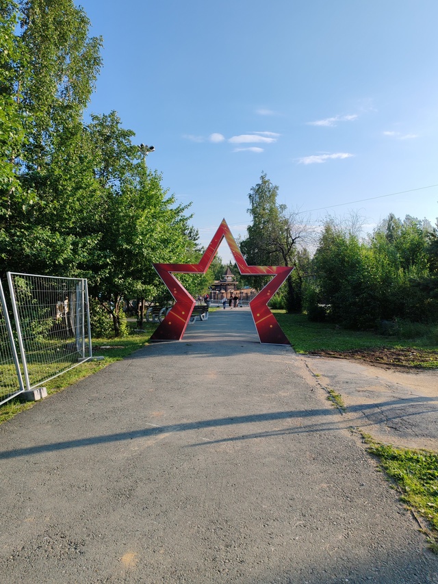 Ну что, все-таки наша жизнь продолжается. Предлагаю нем...