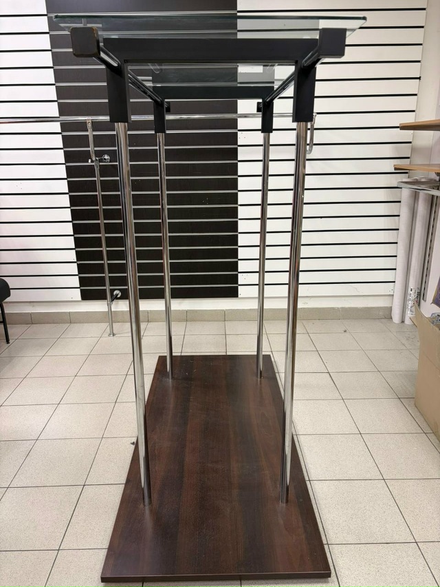 В связи с закрытием магазина распродаю оборудование, в...