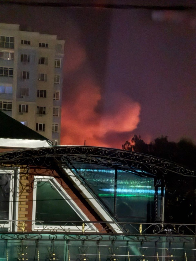 Что-то горит на маяке около Московской