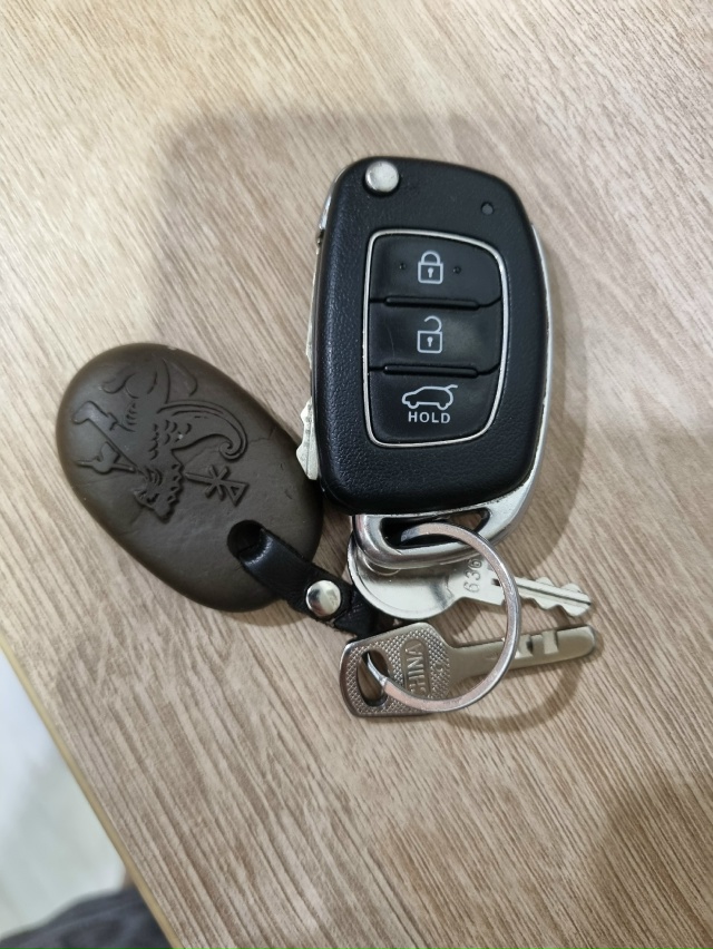 Найдены ключи около школы №2.