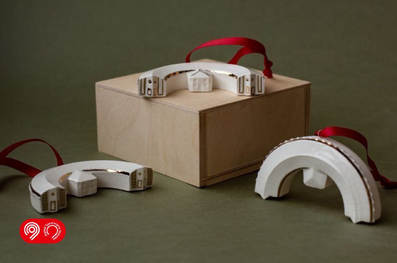 Вааау, Музей транспорта Москвы выпустил коллекцию новогодних ёлочных игрушек!
Среди них — дорожные