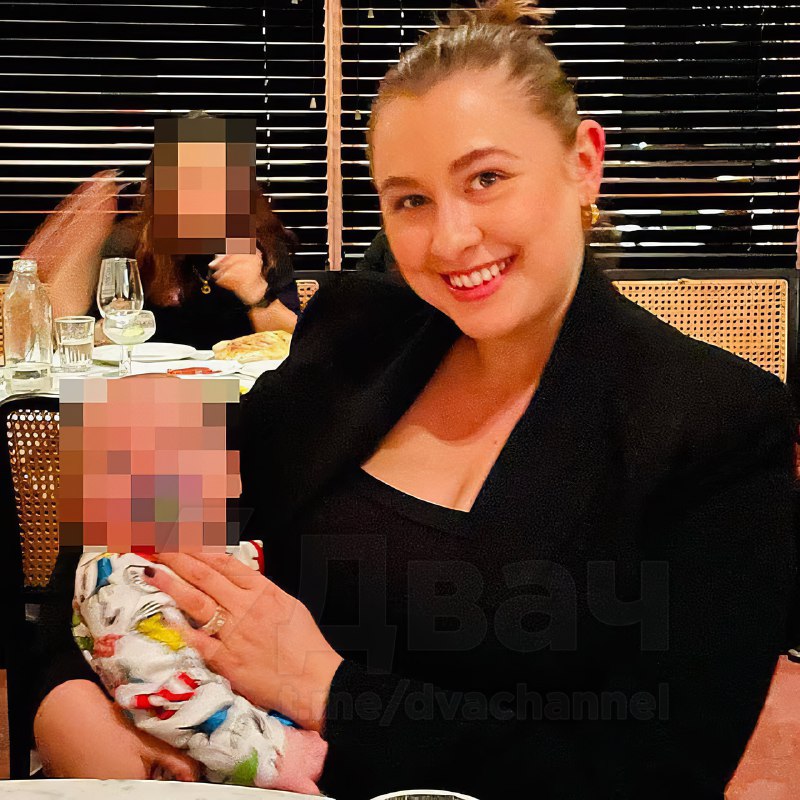 В Австралии 33-летняя учительница музыки больше года спала со школьником и… родила от него
Женщина