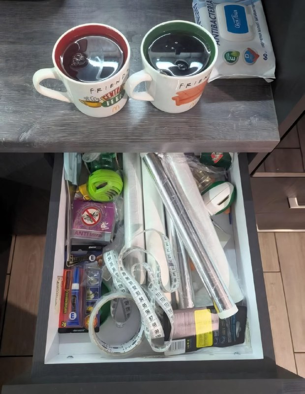 В Сети завирусилась новая развлекуха — все пытаются отыскать ножницы на фото
Говорят, что тянки спр