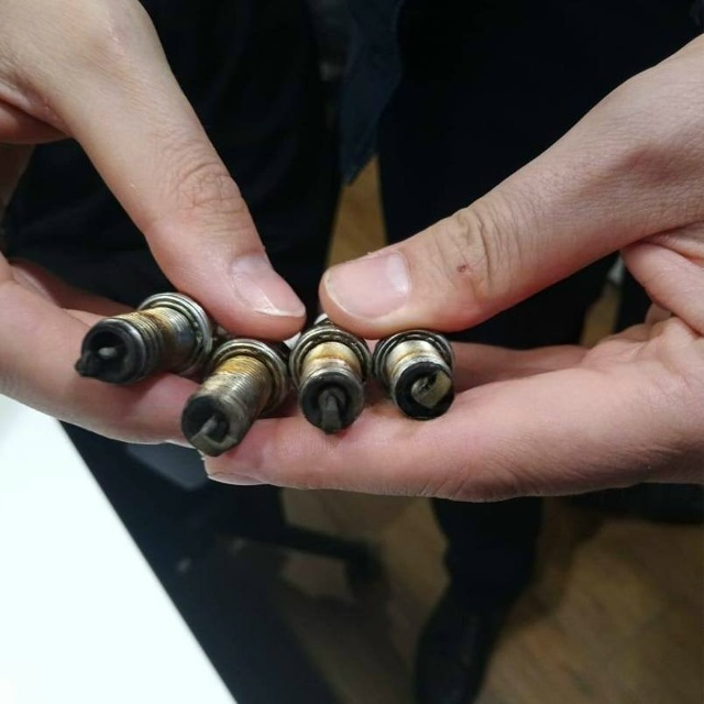 Новенькие Geely массово выходят из строя прямо на ходу.
...