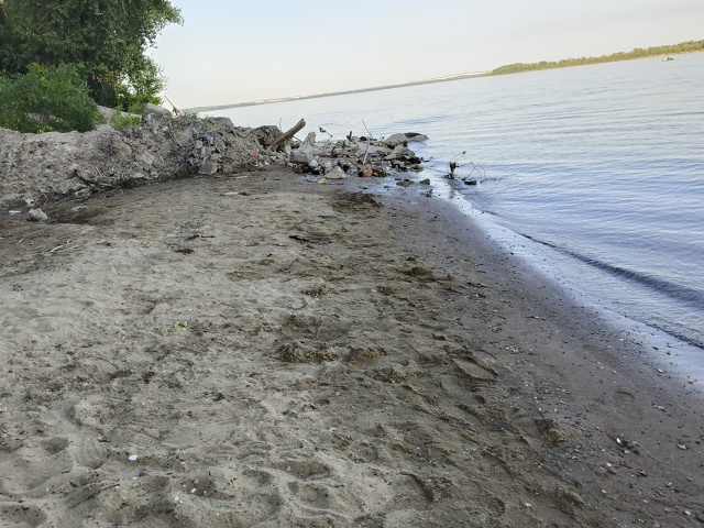 📌Береговая линия матушки Волги🌊
в районе Пионера
О?...