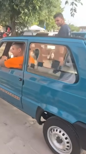 Самый узкий в мире автомобиль