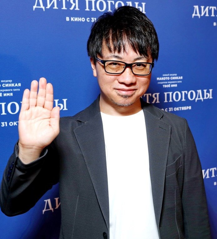 🎂Сегодня свой день рождения отмечает Макото Синкай, ему исполняется 53 года!
Он автор таких работ к