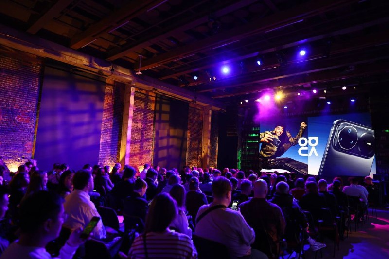 Вааау, на закрытой презентации в Москве МТС представила новые смартфоны HUAWEI 🤯
Фанатки качественн