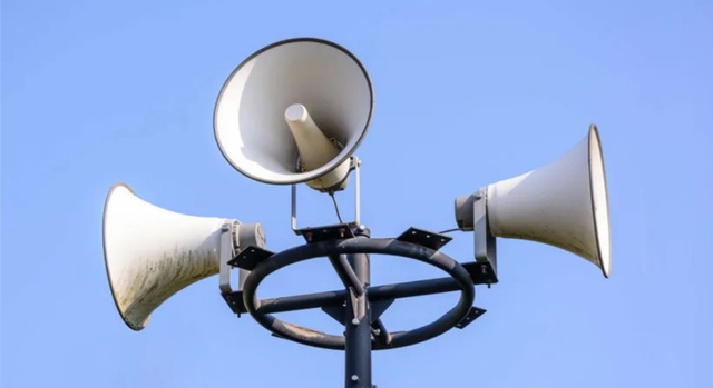 Подскажите пожалуйста, куда и кому можно обратиться с ?...