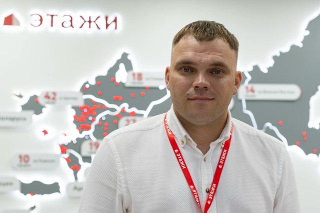 Я — Александр Мариничев, риелтор агентства «Этажи». Зн...