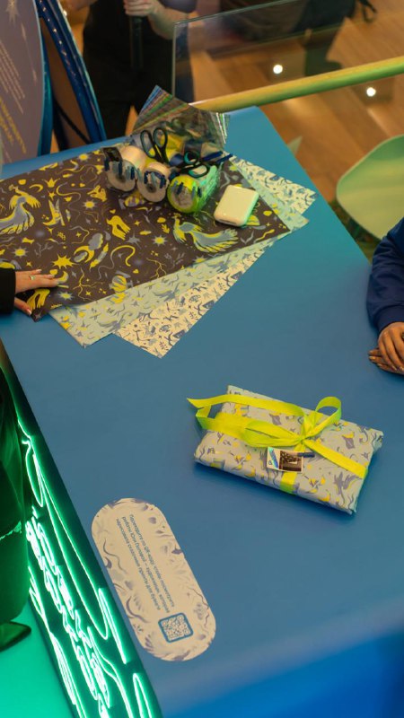 Девочки, в Москве до 29 декабря можно бесплатно и красиво упаковать подарочки своим близким в сказоч