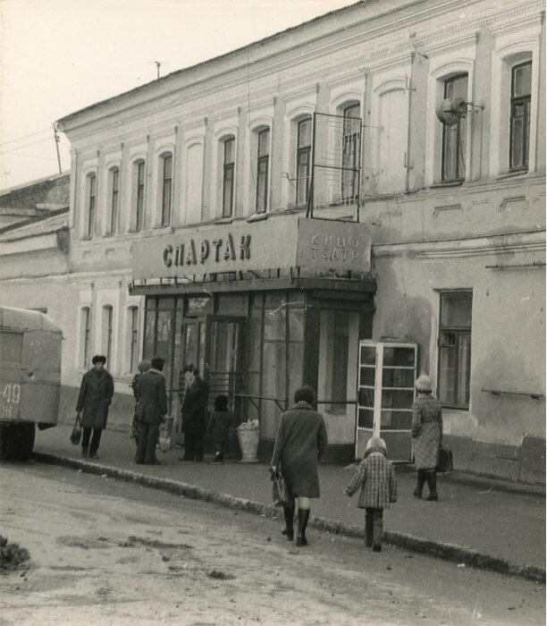 1) Миллионная улица
1900-1916
Сейчас – Октябрьская улица.
...