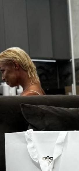 Когда забыла отфотошопить отражение в зеркале😅