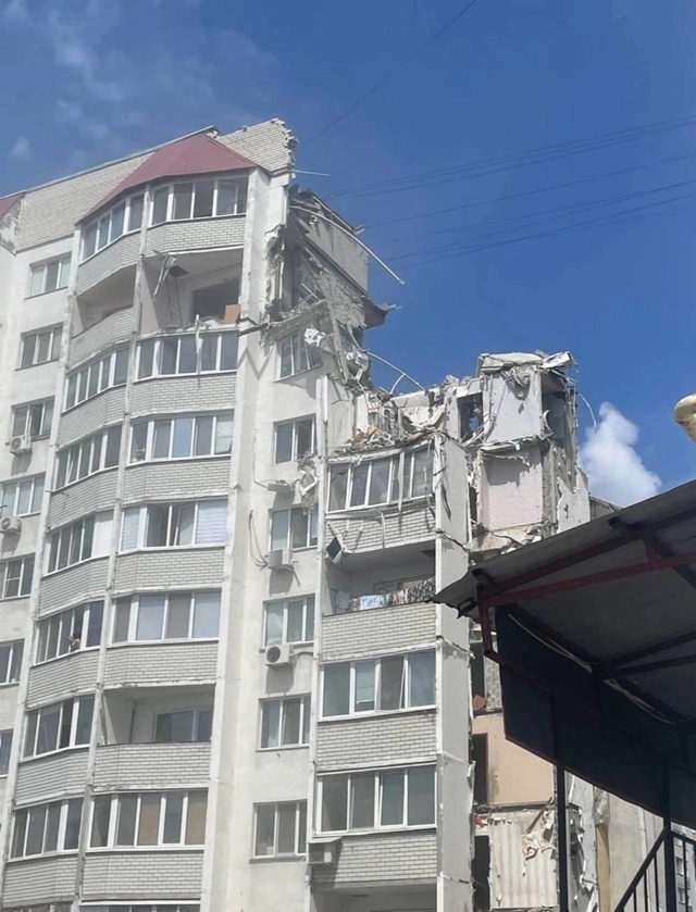 ⚡️ Взрыв газа произошел в жилом доме в Саратове
По да?...