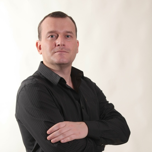 Пой со мной, не жалея гитары,
Душу рви, как в последний р...