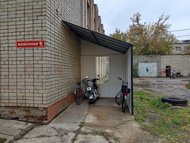 Два вопроса по этим фото, как с коляской и ребенком про?...