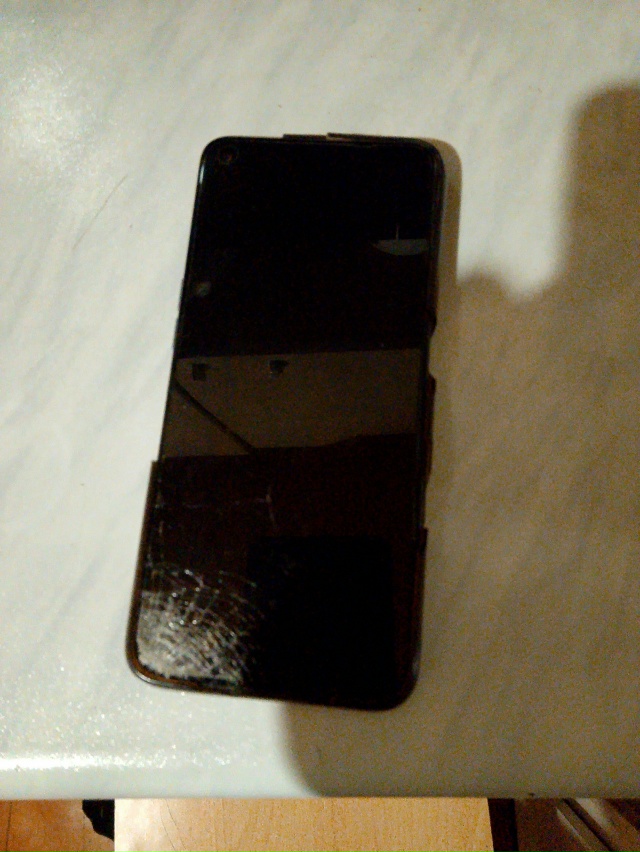 Найден телефон ночью, на химградской41 кто разблокируе?...