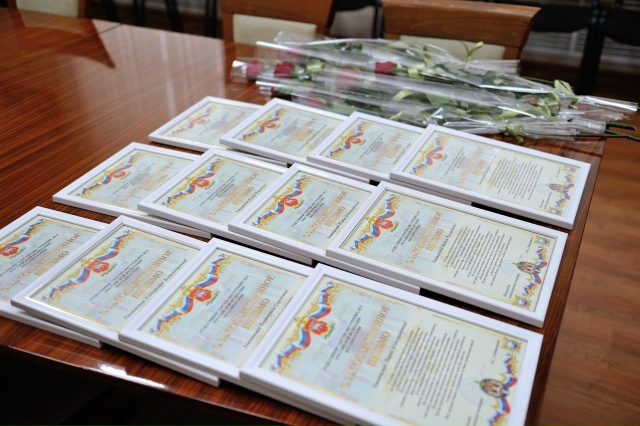 В Евпатории с профессиональным праздником поздравили ...