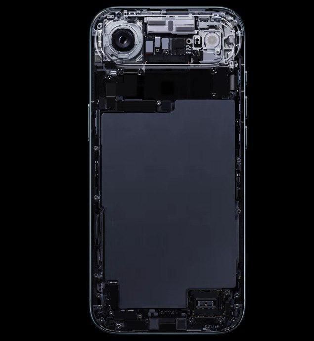 Первые подробности про iPhone Air: 🟢 Толщина 5,6 мм; 🟢 Экран ProMotion; 🟢Ceramic Shield в четыре ра