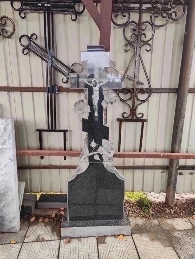 Предлагаем широкий выбор памятников из гранита и мрам?...