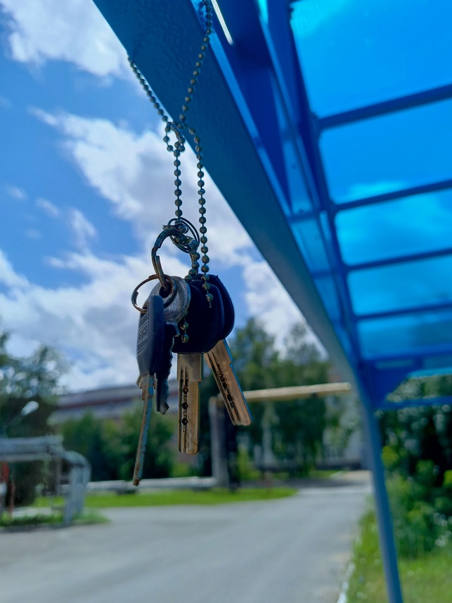 Кто потерял ключи, 2 площадка на спортплощадке возле це...