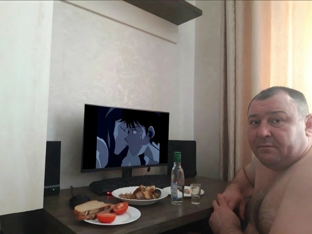 Кто чем занимается в эту замечательную субботу?
Фоточ?...