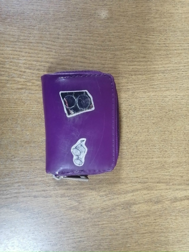 Найден детский кошелек в районе 1 школы. Хозяину находк...