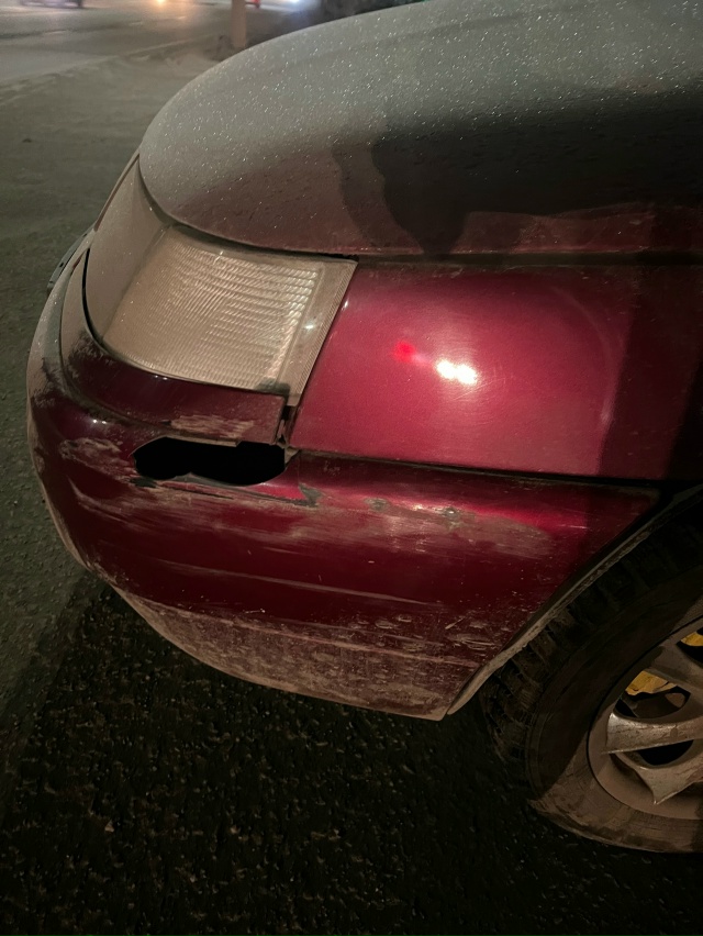 Кто этот мягко говоря нехороший человек шеркнул бампе?...