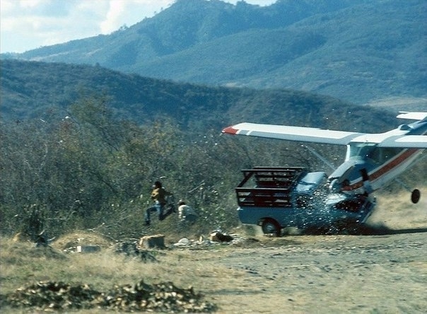 На этот снимке уникальное фото уникального ДТП, случив...