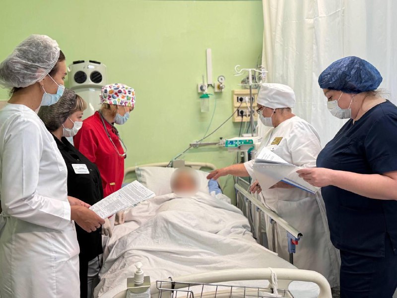 В Уфе супруги чуть не откисли после 8 часов за рулём.
Во время поездки им резко стало плохо — голо
