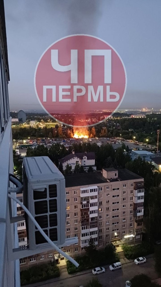 Ночной пожар на нагорном за авторынком