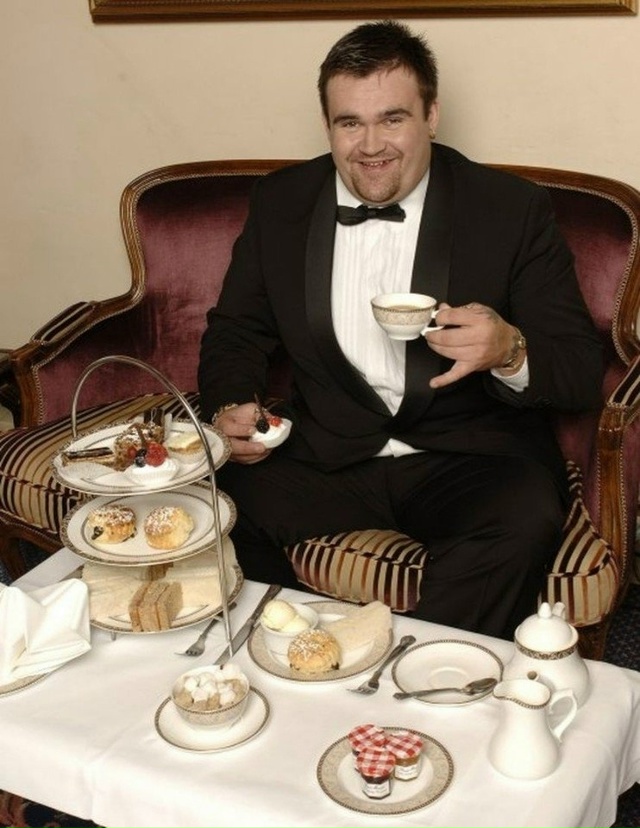 Как просрать целое состояние:
19 летний Американец Май?...