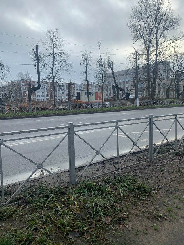 Просьба в этом парке сделать пандус для колясок. Спаси?...