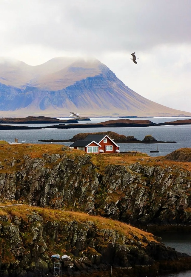 🌍 Исландия — страна, где природа говорит сама за себя....