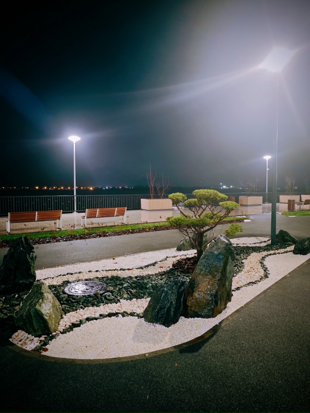 Набережная Перми с ландшафтом в японском стиле.