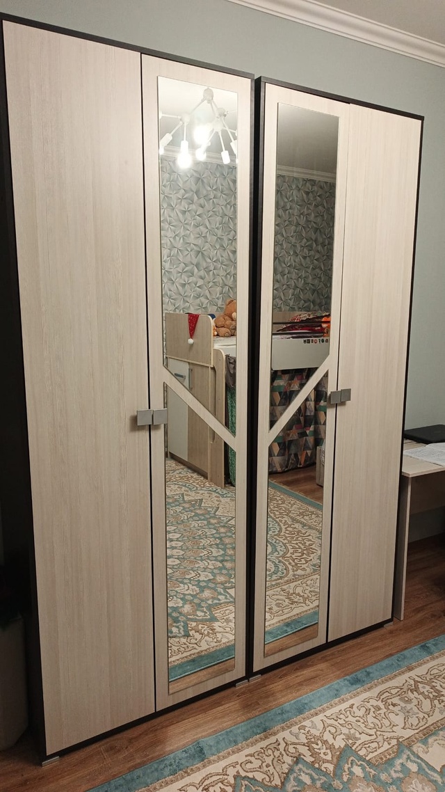 Продам кровать чердак ,шкаф и диван (5 тыс стоимость див...