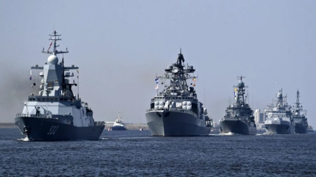 С праздником товарищи Моряки и Морские Пехотинцы!