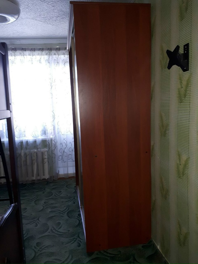 Продам шкаф - 10000, торг
длина - 1,53 м
высота - 2,23м
ширина - 0,...