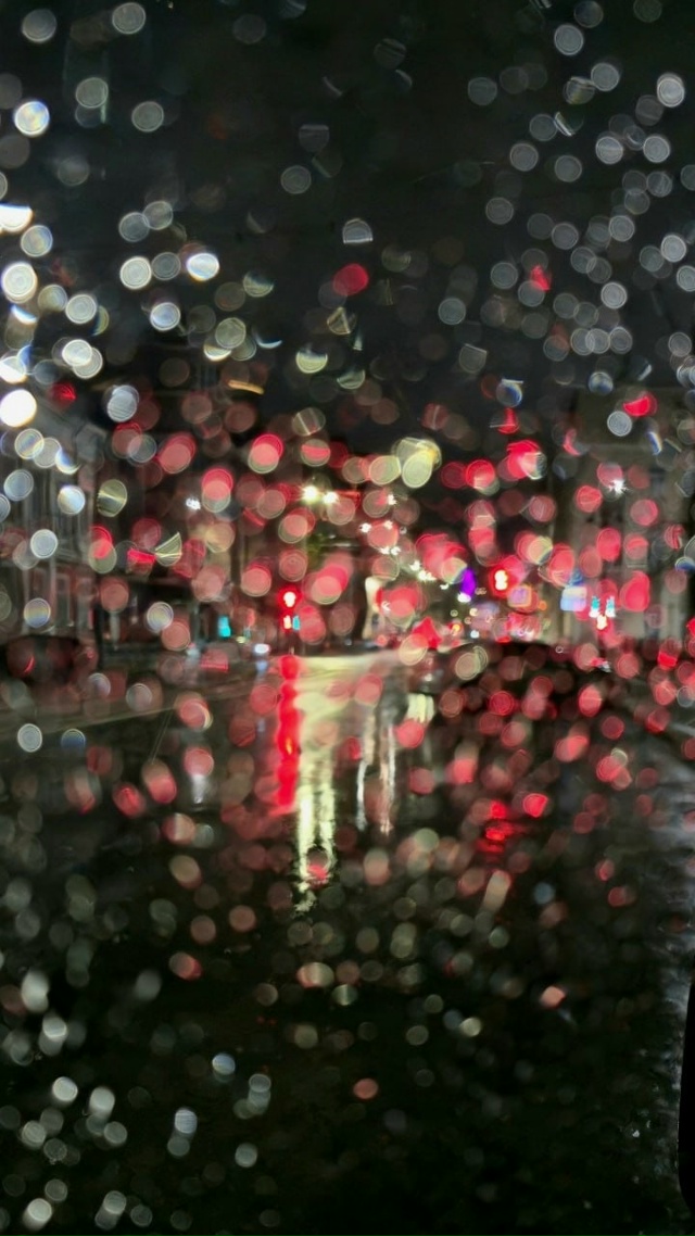 Вечерняя Пермь сквозь капли дождя 🌃
📸 Светлана Быст?...