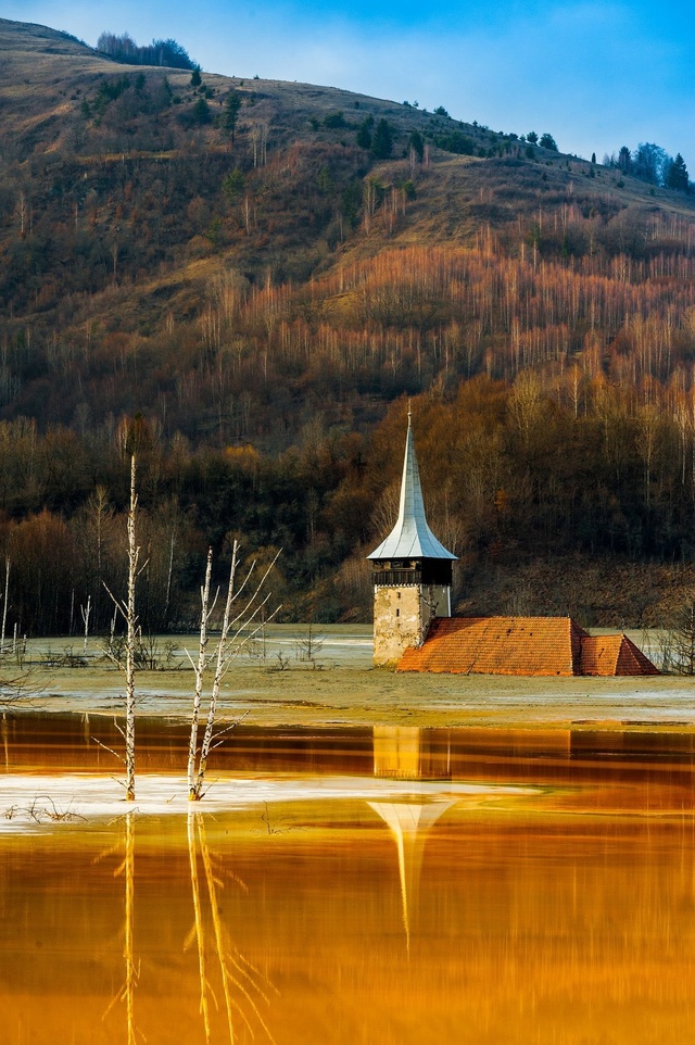 🌎Геамана — затопленная и заброшенная деревня в самом...