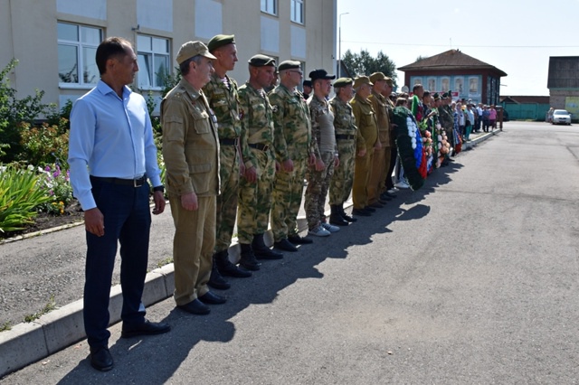 В Дуване простились с Алексеем Зориным
Уроженец Черта?...