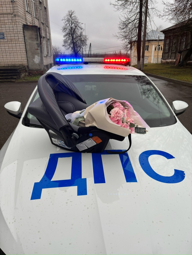 В Коврове сотрудники отделения Госавтоинспекции позд?...