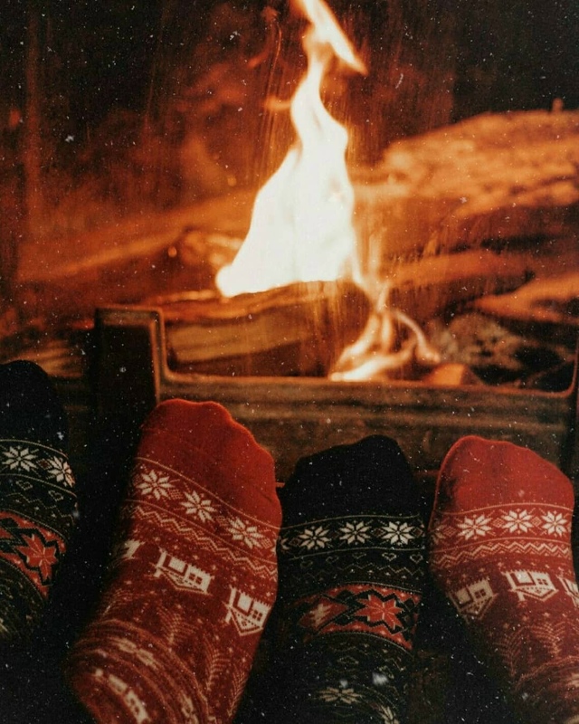 На себя не наваливай столько. Сядь. Отдохни. Всё успеет?...