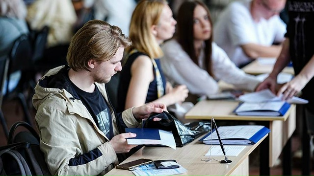Студенты в России теперь будут учиться по 6 лет: Минобр?...