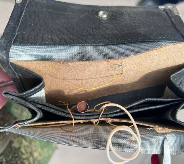 😱В Курской области находят кошельки со взрывчаткой.
И...