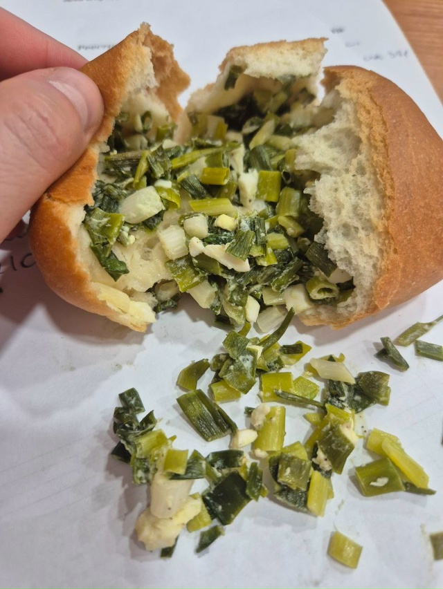 Вот такие пирожки с луком яйцом продают в Бузулуке. Але...