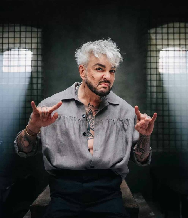 Поп-король Филипп Киркоров радикально сменил образ: в ?...